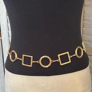 Chic Goldtone Adjustable ChainBelt Textured Square & Circle Links, Lobster Clasp